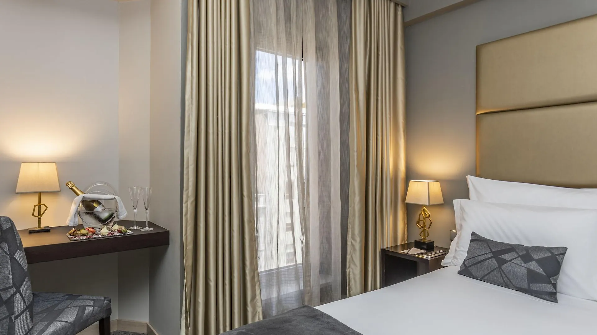Czar Lisbon Hotel